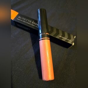 Shimmering Lip Gloss In Hibiscus